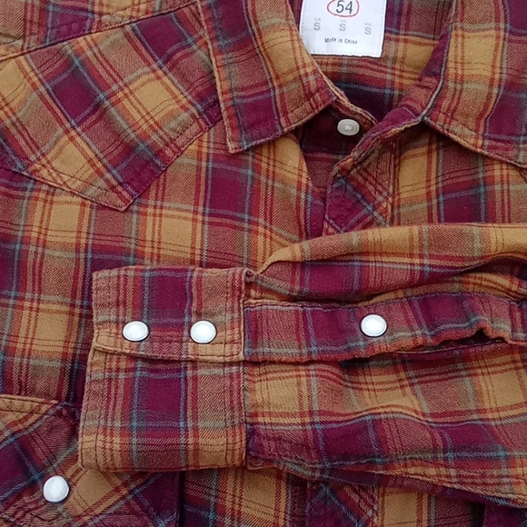 Fossil Western Shirt 100% Cotton Long Sleeve, Size S Plaid, Pearl Snaps Like New - Picture 5 of 9